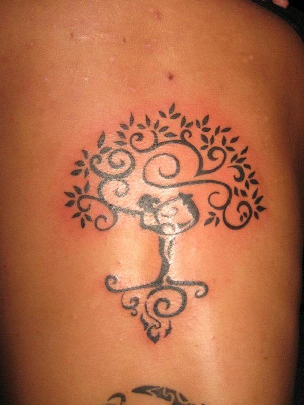 Chantal - Yoga tree tattoo