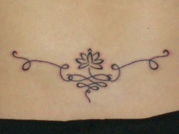 Christine - Swirly lotus tattoo photo