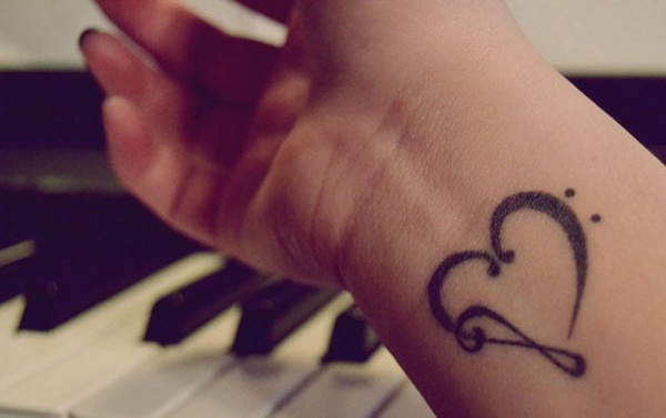 Elle - Musical heart tattoo