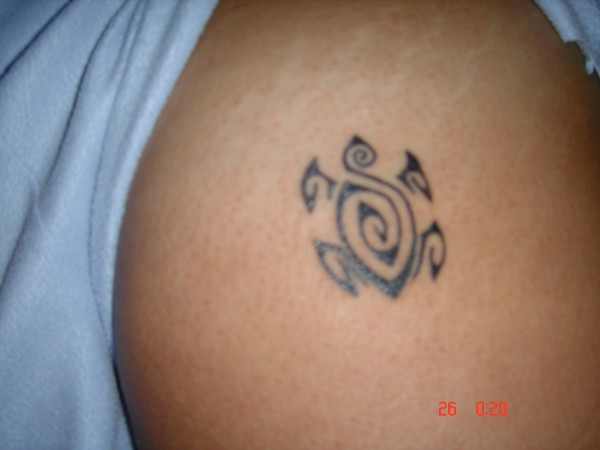 Laura - Polynesian turtle tattoo