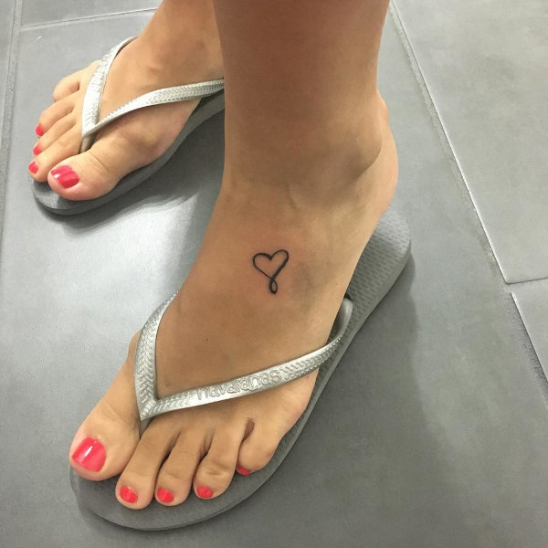 Lizzie - Infinity heart tattoo photo