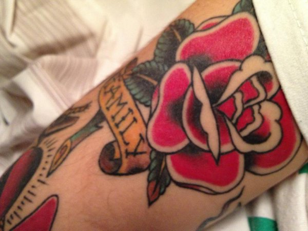 Mattia - Old school rose tattoo