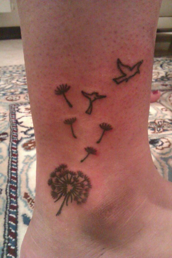 Sara - dandelion tattoo photo