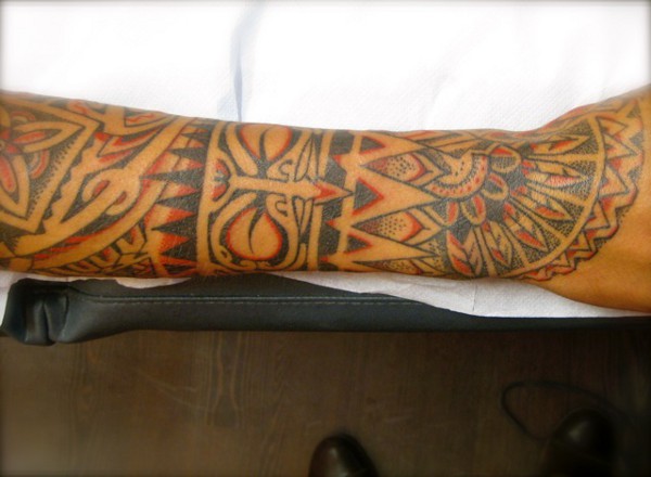 Tanne colour Polynesian tattoo