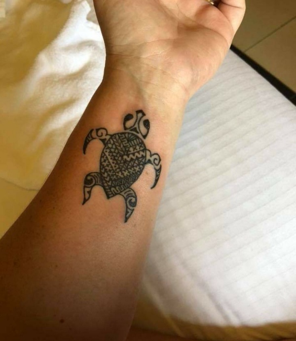 Tanya - Fijian turtle tattoo photo